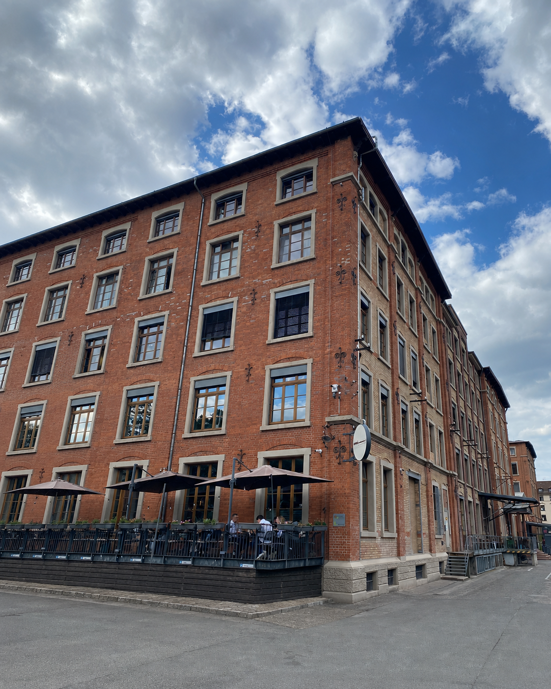 Backsteingebäude der ehemaligen Tabakfabrik Landfriedhaus in Heidelberg.